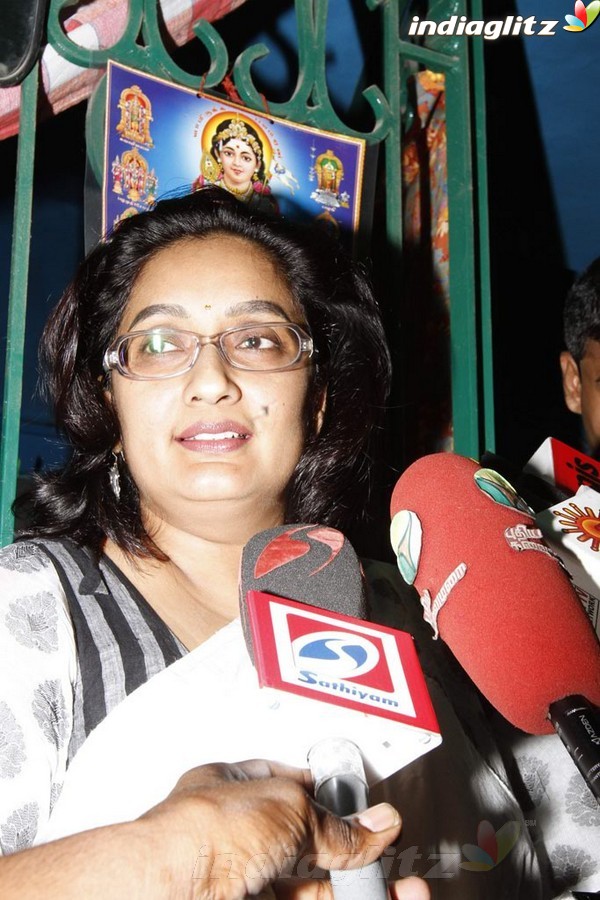 Actress Kanaka Meets the Press